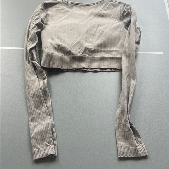 Lululemon Long Sleeve Crop Top - Picture 3 of 3